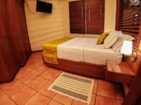 Alcazar Suites - Kitchenette