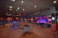 Riviera Hotel - بار