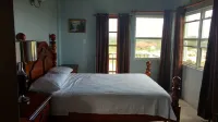 Cook's Estate Hotel a Saint John's
