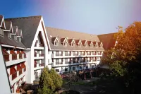 Coppid Beech Hotels in 