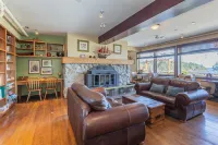 Mayne Island Resort Hotels in Southern Gulf Islands