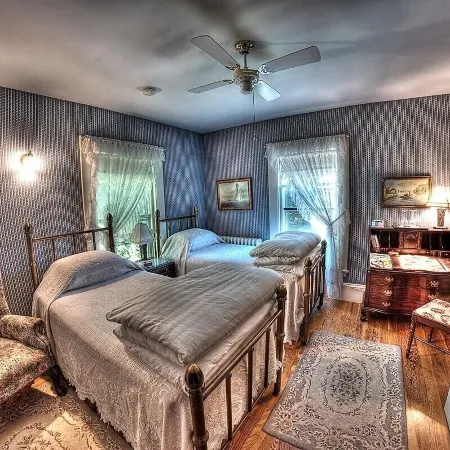 The Jeweled Turret Inn