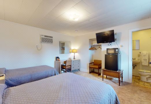 4. 서클 코트 모텔..