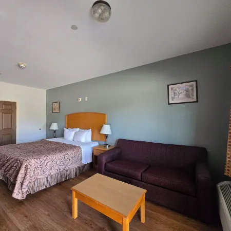 Whitesboro Inn & Suites
