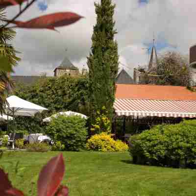 Grand Hôtel de Solesmes Hotel Exterior