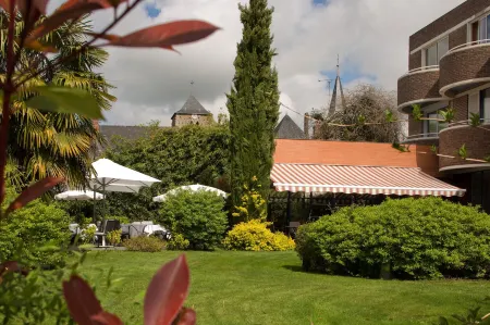 Grand Hotel de Solesmes Отели в г. Сабле-Сюр-Сарт