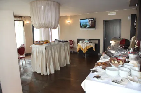 OneMhotel Отели в г. Делло