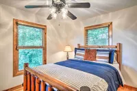 Spacious Murphy Chalet w/ Mtn Views & Hot Tub - 3-Star