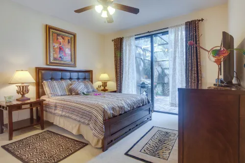 Upscale Marco Island Villa w/ Outdoor Bar + Pool! - Parkering
