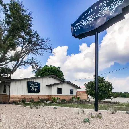 Stonewall Motor Lodge