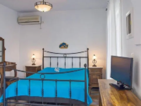 Maryianni Apartments Hotels in Kythira
