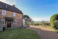 Orchard Cottage Hotels near National Trust - Whipsnade Tree Cathedral