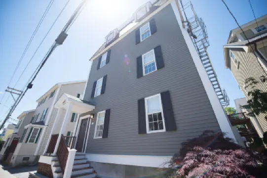 The Newport Lofts - 617 Thames Street Hotels in 