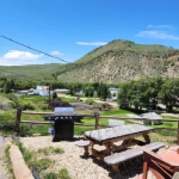 Canyon Motel Near Rocky Mountain National Park