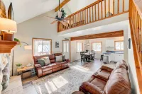 Roscommon Retreat w/ Deck ~ 1 Mile to Higgins Lake Hotels in Markey Township