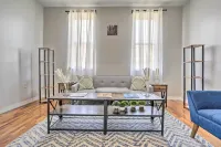 Updated Bayonne Townhome ~ 11 Mi to NYC!