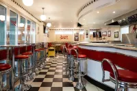 Merton Hotel - ที่มีบาร์