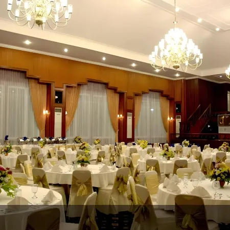 Royal Senyiur Hotel