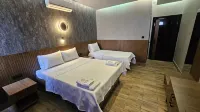 Rever Hotel