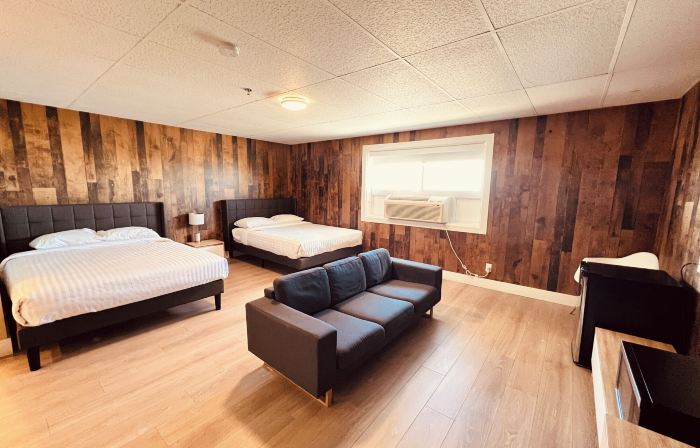 Camrose le Chateau Hotel