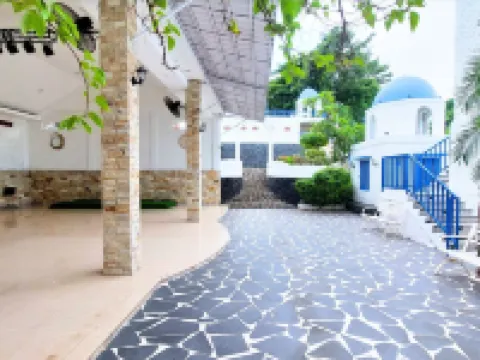 GraVilla Stay Hotels in Malalayang