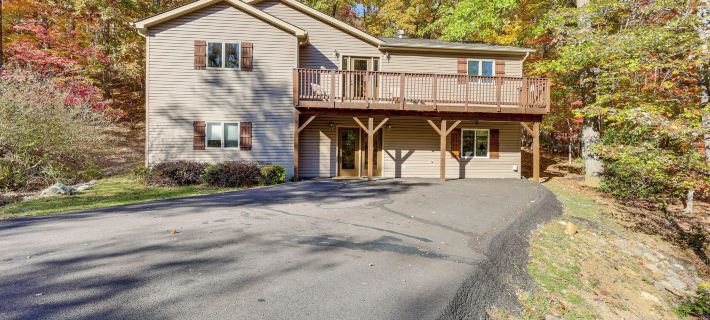 Home < 2 Mi to Mtn Greens Golf, Massanutten Ski! Hotels in Massanutten
