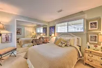 Anacortes Paradise Vacation Rental w/ Water Views! - 駐車場