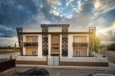 Holygold Suite