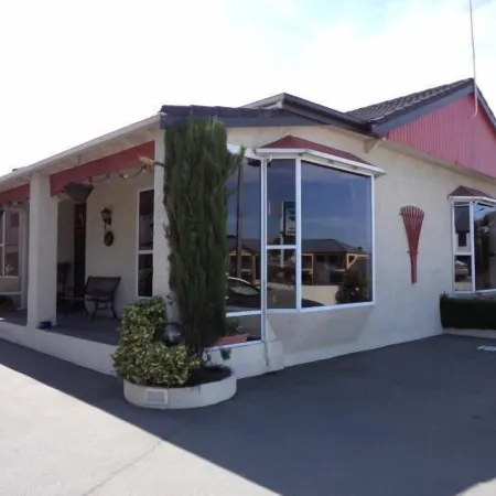 Baywatch Motor Lodge