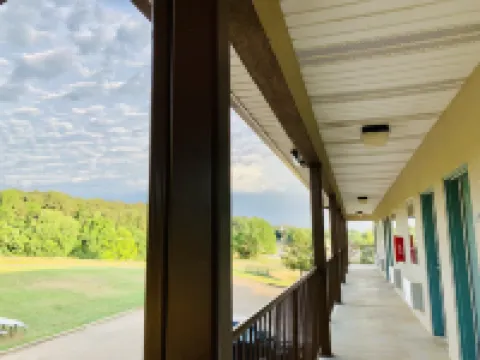 Weston Inn & Suites Hotels in Rusk