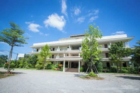 Im Boutique Hotel Отели рядом с достопримечательностью «Wat Don Kaeo»