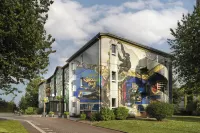 Hôtel Moustache Lille - Seclin Hotels in Gondecourt