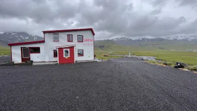 Kirkjufell Guesthouse and Apartments Hotels near Grundarfjarðarkirkja