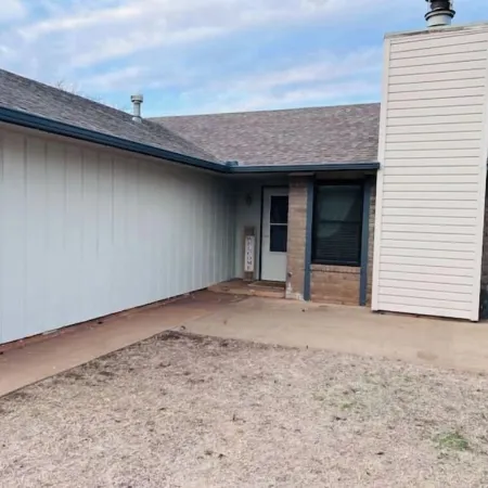 New Remodel 3BD/2Bath Weekly/Monthly Discounts available