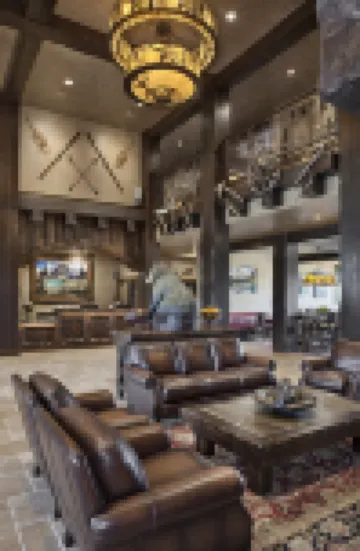 Glacier International Lodge