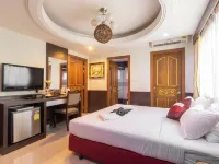 Gusto Pratunam Hotel Hotels near Ratchaprarop Station