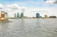 Fed Hill w Deck Walk Score 95 Steps from Harbor