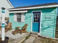 Dog Friendly! Booking 2026!! Sleeps7, 1 mile 2 beach