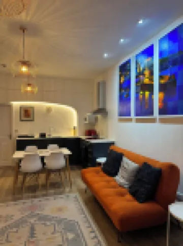 Coastal Ground-Floor Apartment with Sea Views – Dog Friendly