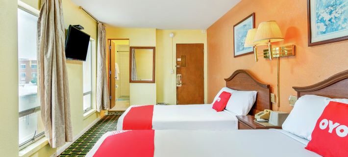 OYO Hotel Downtown Peoria I-74 Hotels in Peoria