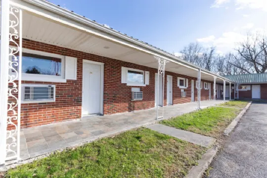 OYO 肯塔基凱夫城飯店