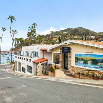 Catalina Courtyard Suites