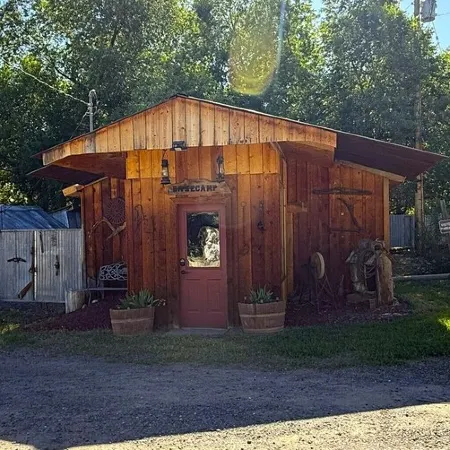 BaseCamp - Rustic Cottage in Collbran