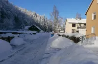 Lovely, very quiet vacation apartment for groups of up to 16 people