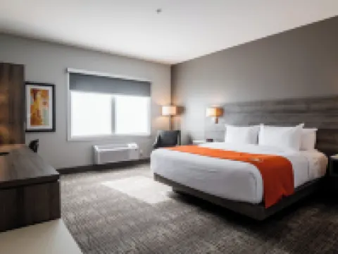 Amsterdam Inn & Suites Hoteles en Condado de Carleton