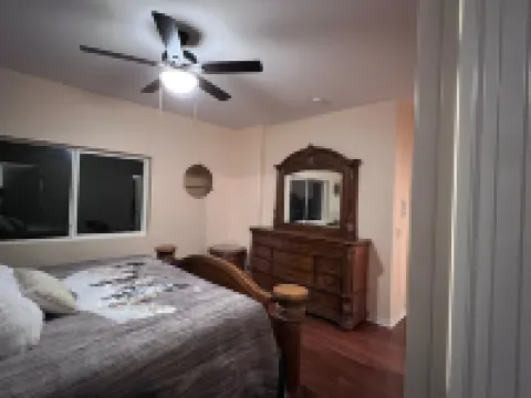Mountain Escape: Sleeps Multiple Families with Pool Table & Game Room