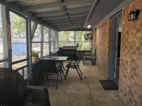 Toledo bend lake view home quiet neighborhood community boat launch.