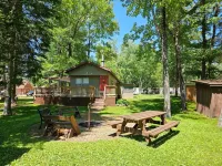 Cozy family cottage w/ fireplace, near lake and national forest. Hotels in Mountain