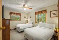 Shady Pines by Avantstay Enclosed Porch, Game Rooms, & Lake/beach Access!