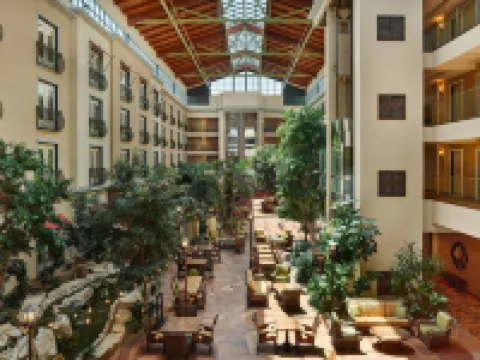 Woolley's Classic Suites Denver Airport Hotels in Aurora